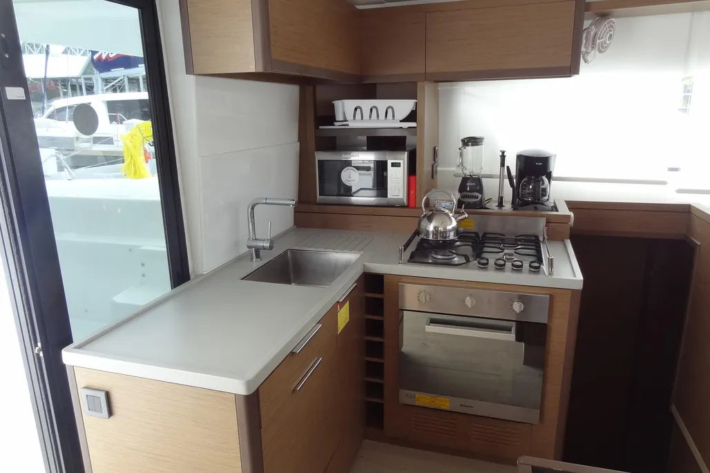 One 2021 Lagoon 50 | 48.5 ft - Yacht For Cruises And Fishing Tortola, British Virgin Islands Natural Gas USA Price ( $675.000.00 USD )