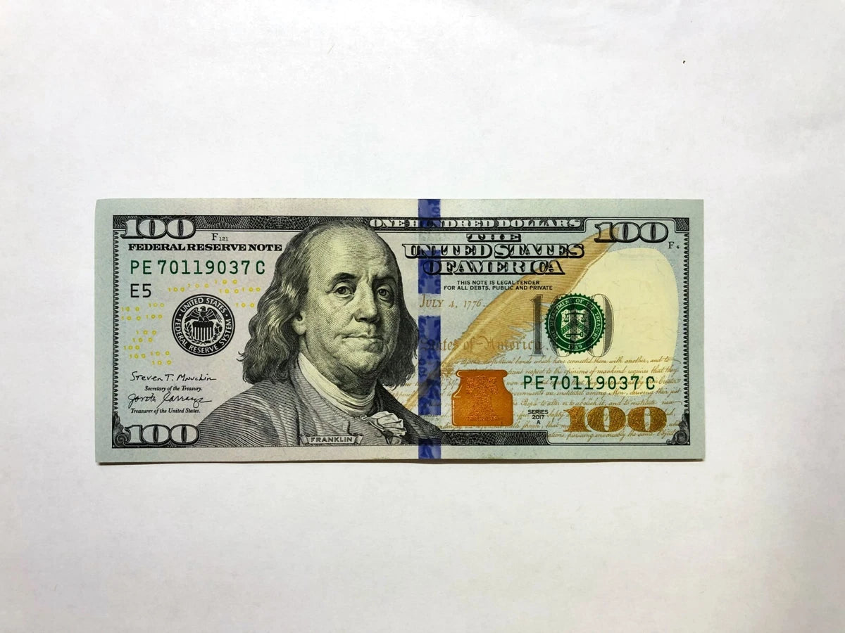 One United States Of America Physical Hundred Dollar Face Value Bill Price ( $110.00 USD )